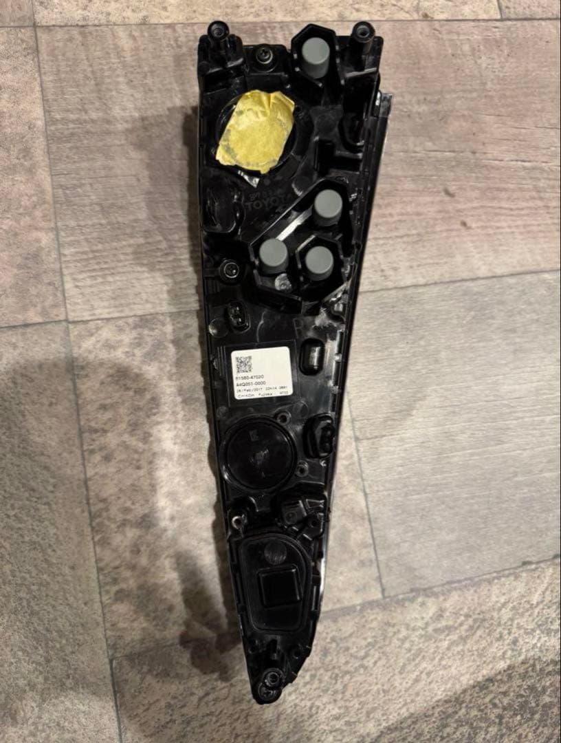 50 プリウス テールランプ 右 81580-47020