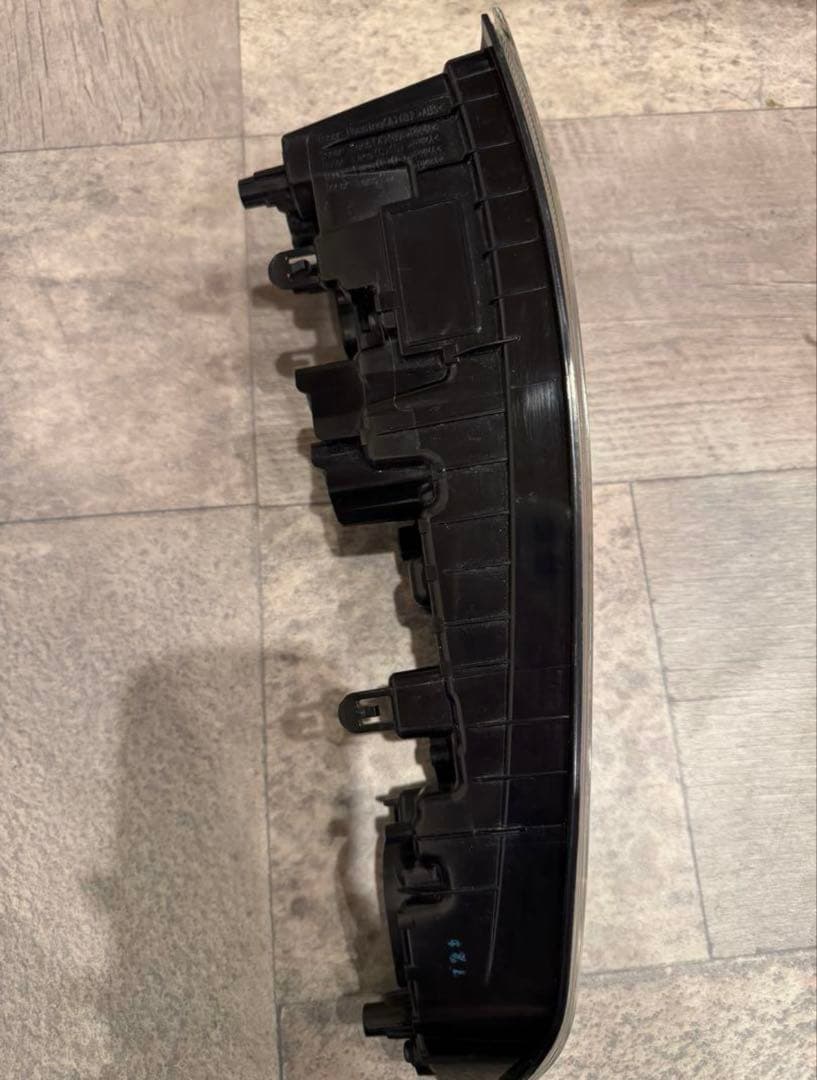 50 プリウス テールランプ 右 81580-47020