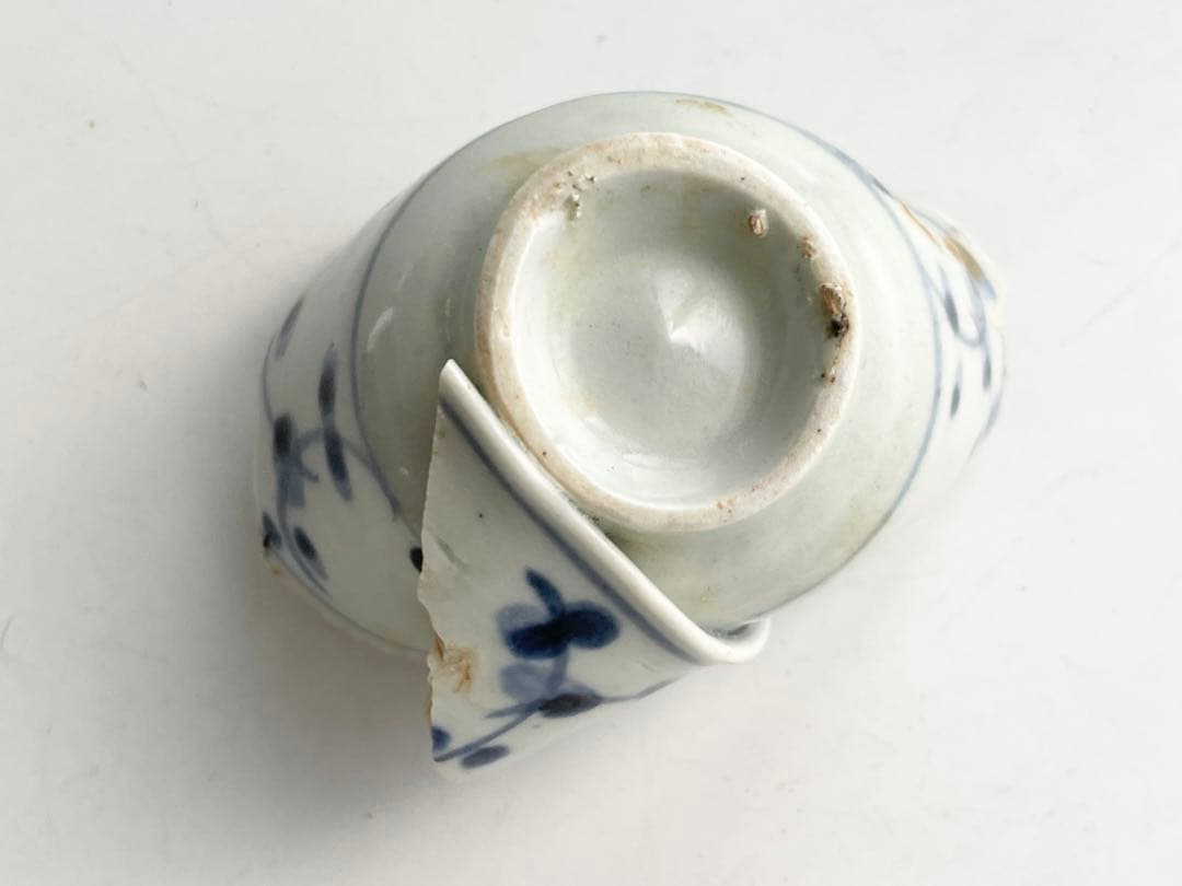 骨董　アンティーク　初期伊万里陶片　染付薺文小碗　盃　酒器　残欠　発掘　出土