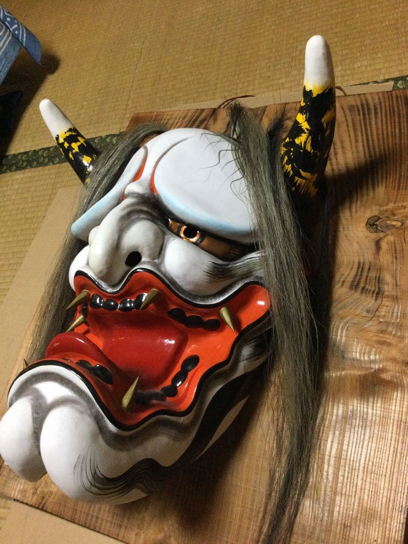 義父の遺品の神楽面です