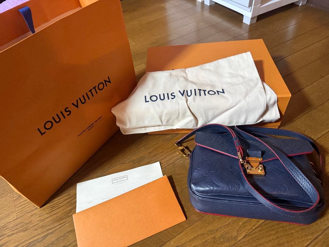 LOUIS VUITTON ショルダーバッグ　ルイヴィトン　メティス