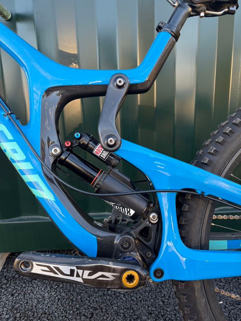 美品　SANTACRUZ　V10 CC 2019年　Mサイズ ダウンヒル