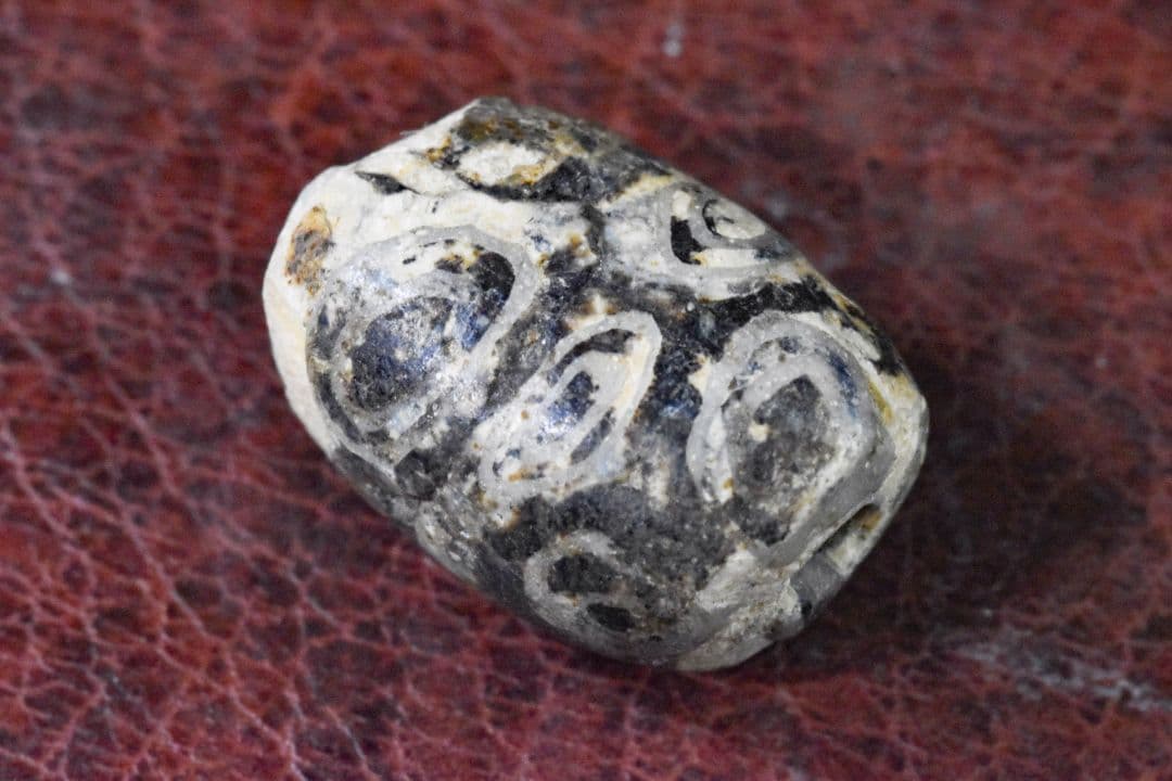 紀元前後 アフガニスタン出土 古代多眼アイビーズ