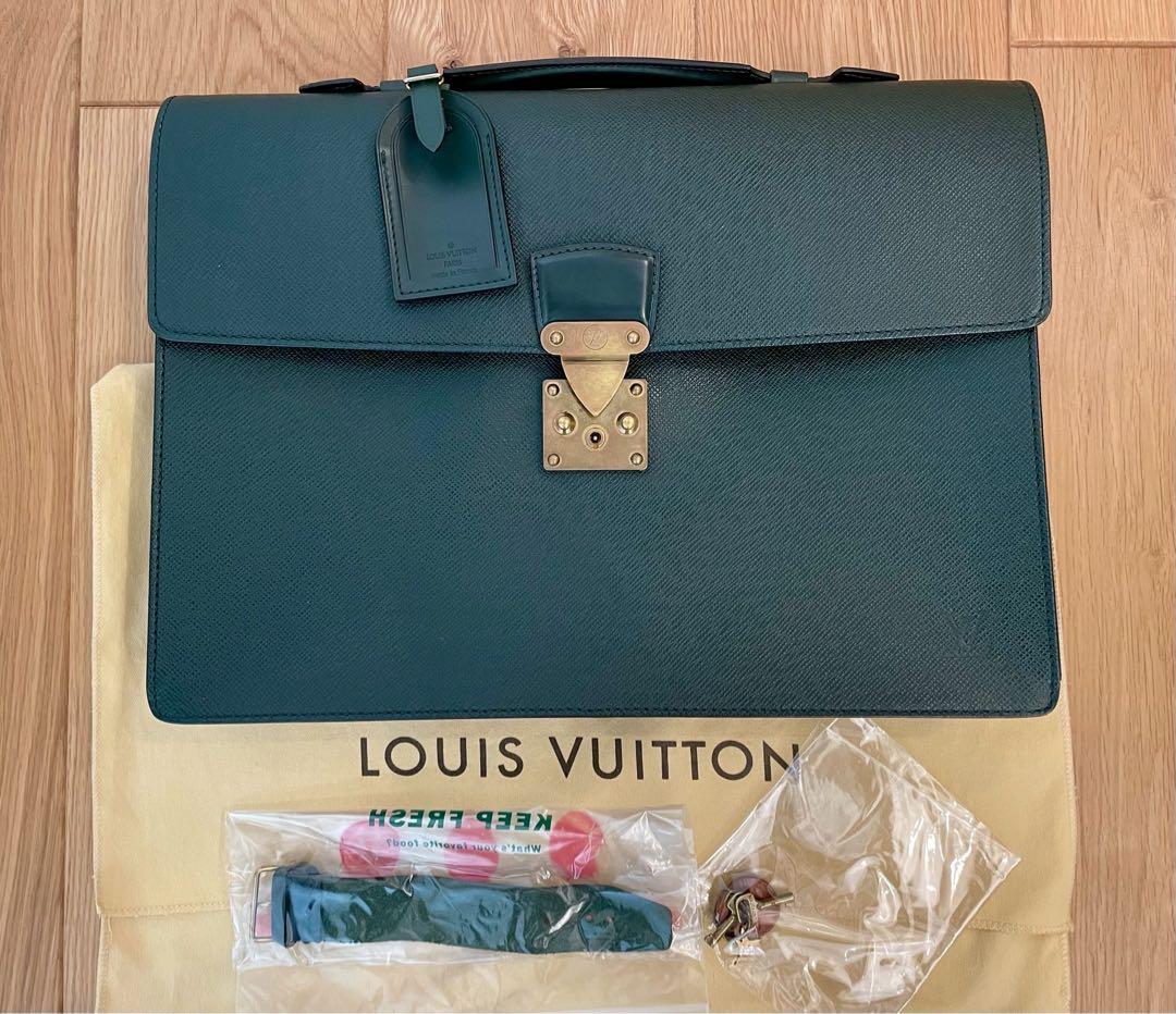 LOUIS VUITTONタイガ　セルヴィエットクラド　　　ブリーフケース