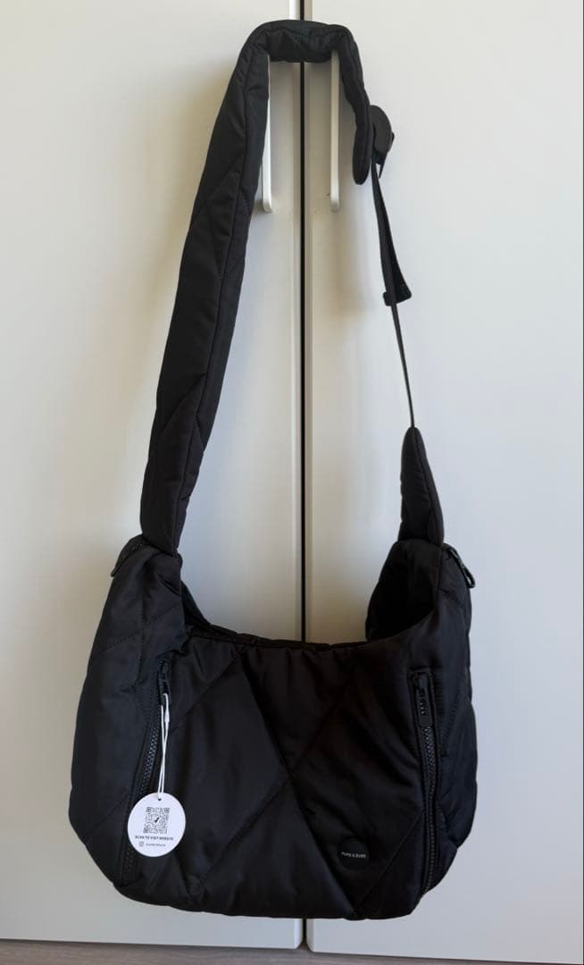 犬キャリーバッグ　新品同様　PUPS & BUBS PANNA HOUSE