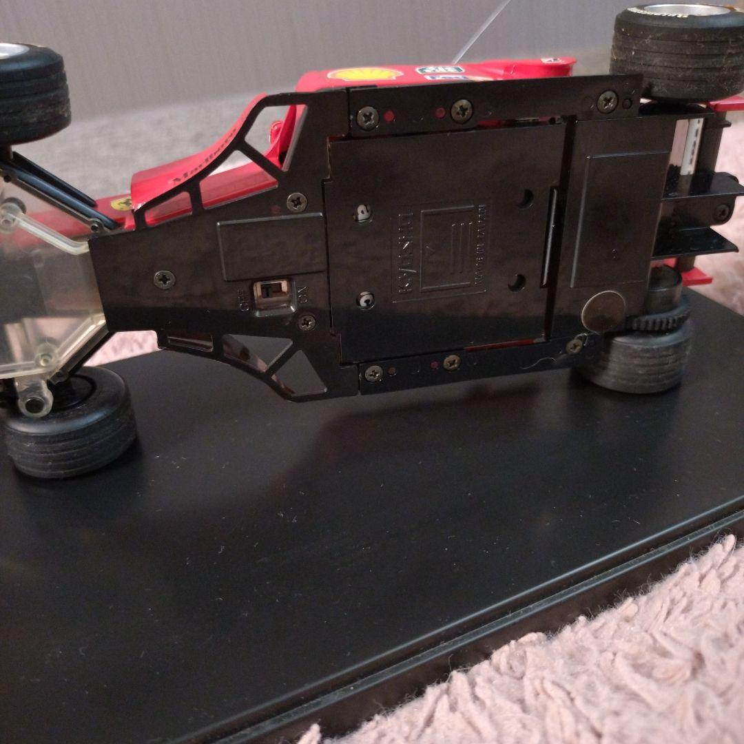 フェラーリ F2001 1/18スケール　ラジコンカー、シューマッハドライバー