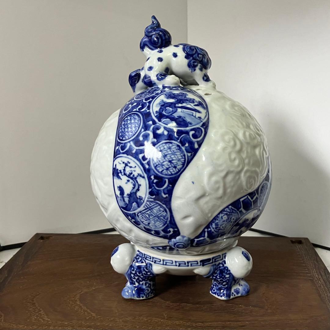 中国 五良大甫呉祥瑞造 染付 獅子 香炉 高さ20.5cm