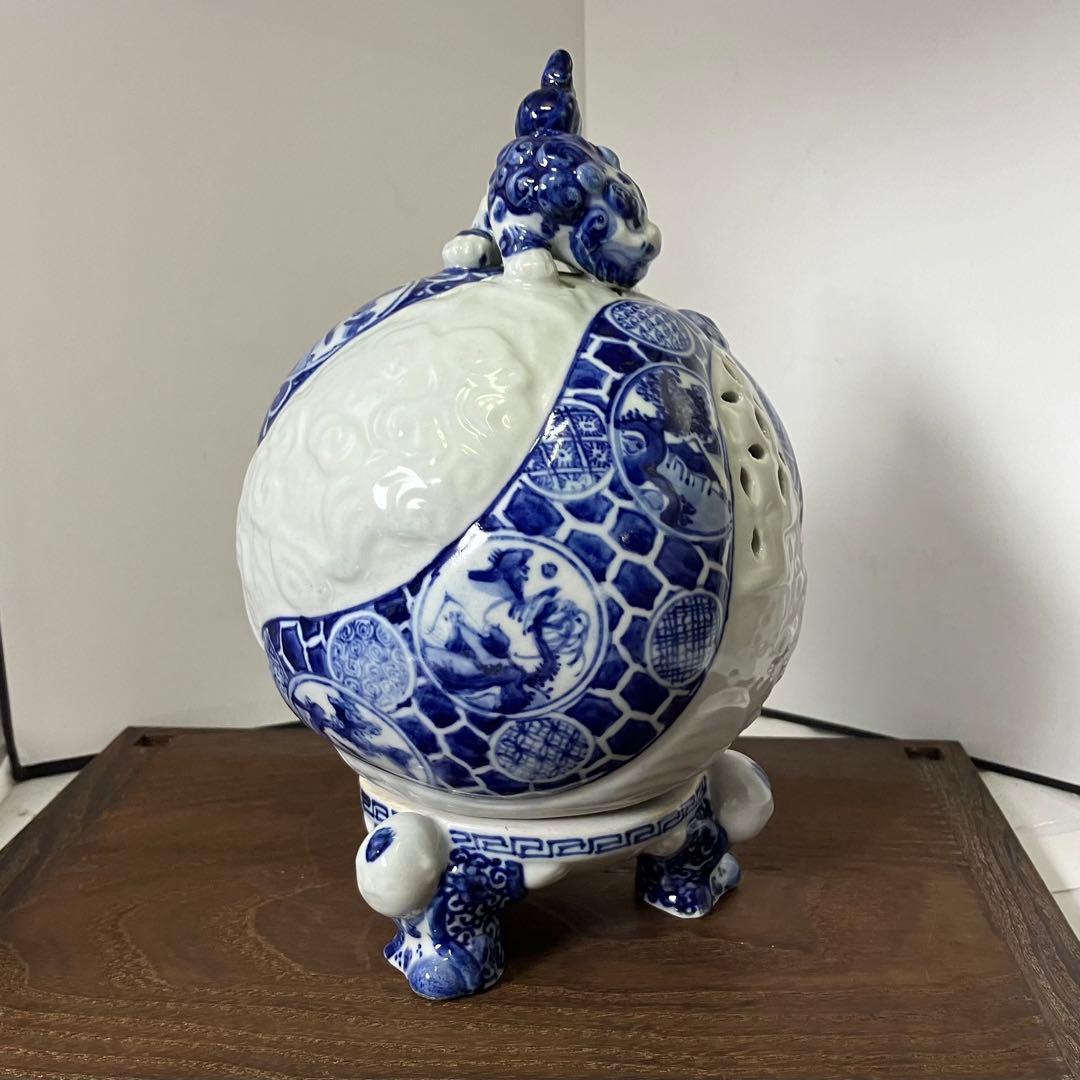 中国 五良大甫呉祥瑞造 染付 獅子 香炉 高さ20.5cm