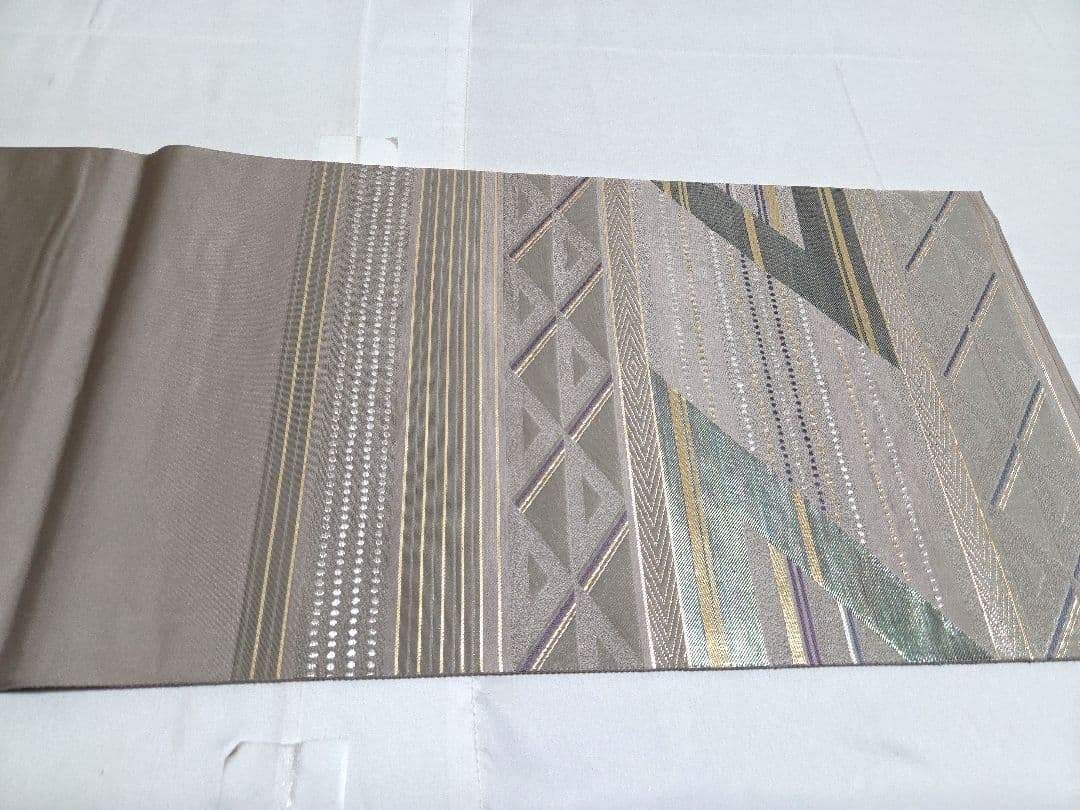 A5 美品 西陣織 山勝織物 幾何学模様 金糸 六通 正絹 フォーマルな袋帯