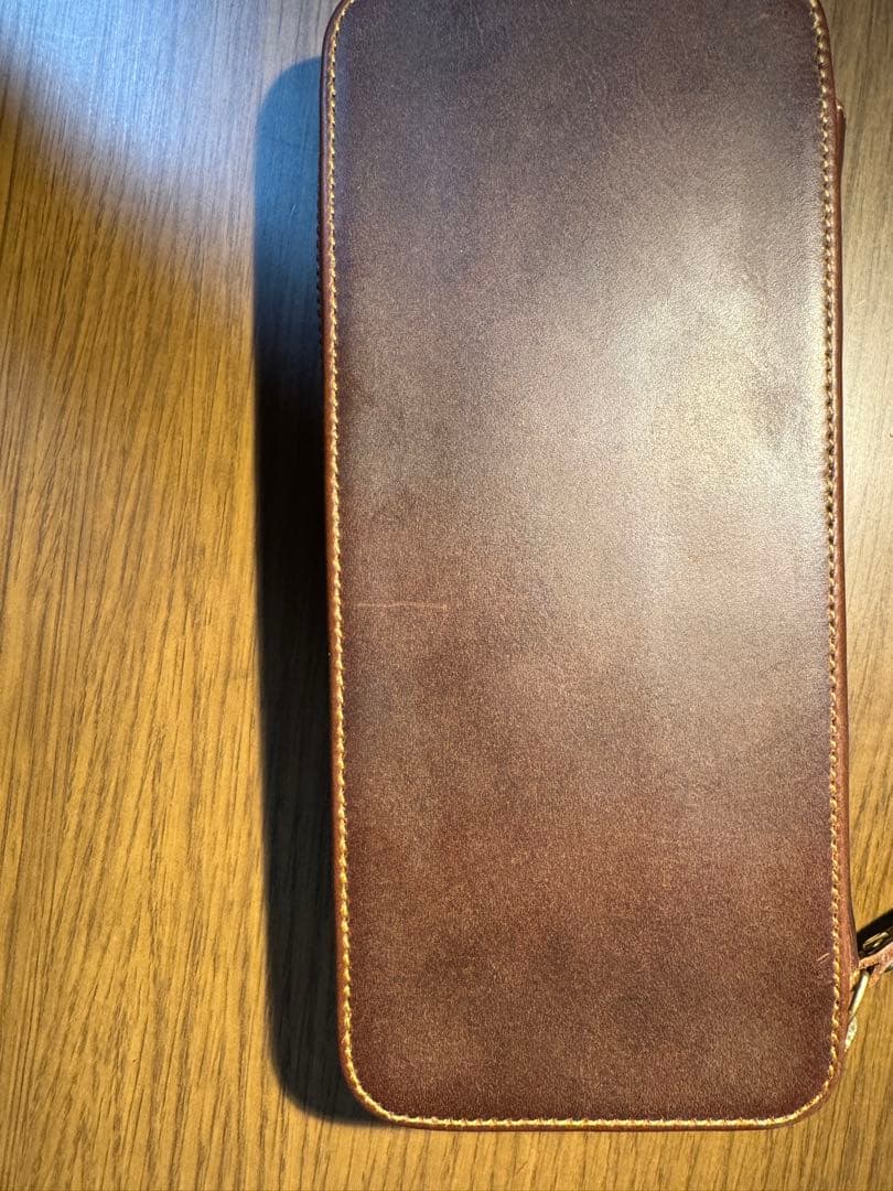 バハギア　ラウンドジップペンケース　クレイジーホース　ダークブラウン