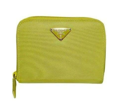かこ様新品未使用PRADA プラダ折り財布　二つ折りジップウォレットナイロン黄緑