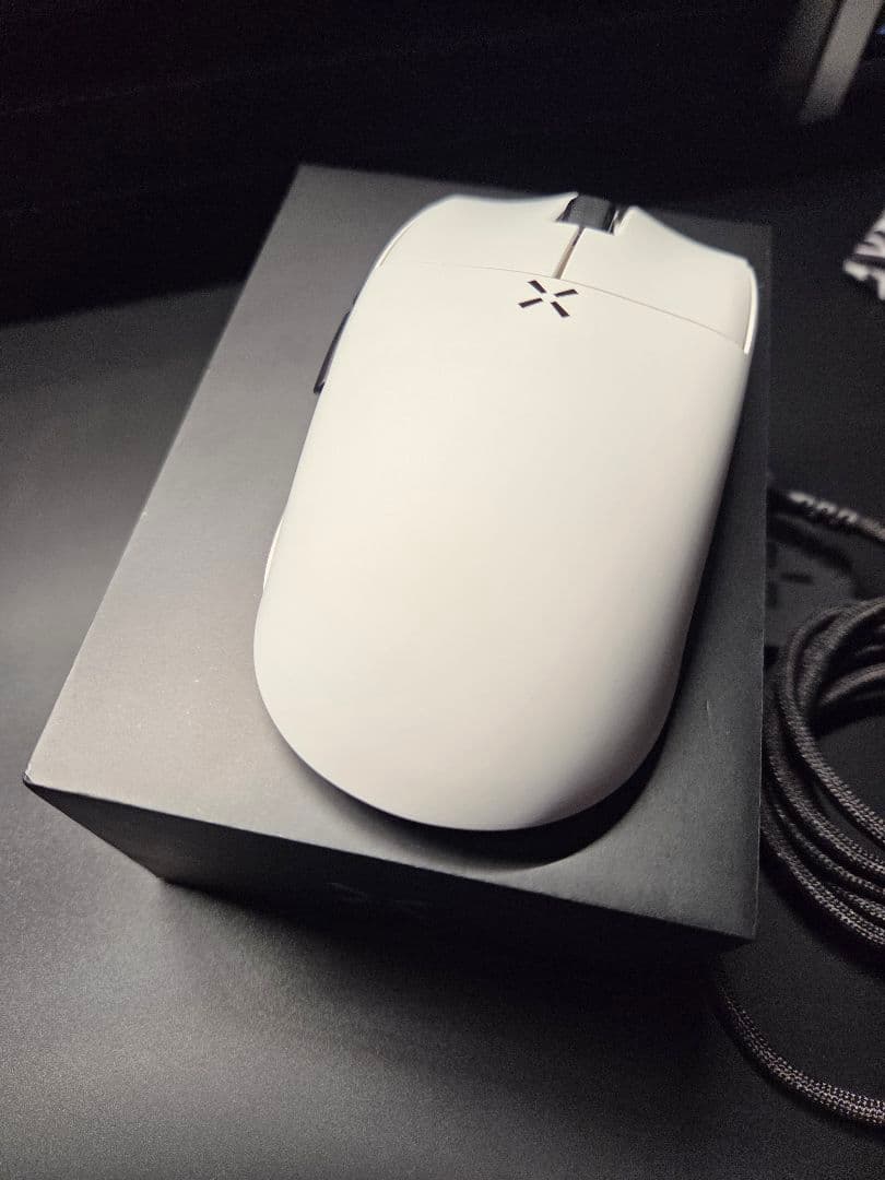 HITSCAN hyperlight white　ゲーミングマウス