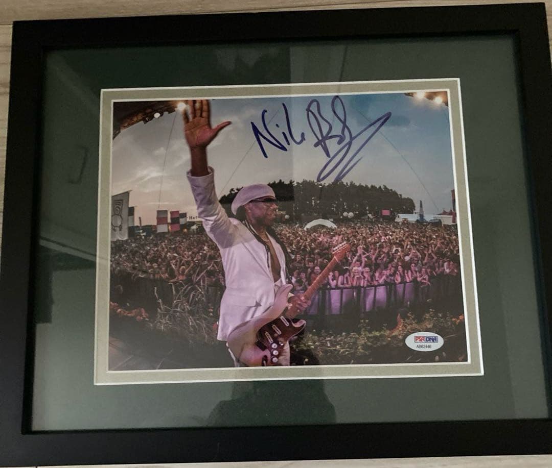 シック　ナイルロジャース　直筆サイン入り写真　証明書付き