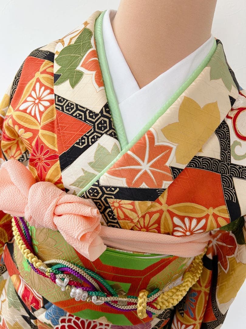 美品　正絹振袖フルセット　古典柄　豪華　金刺繍　金彩