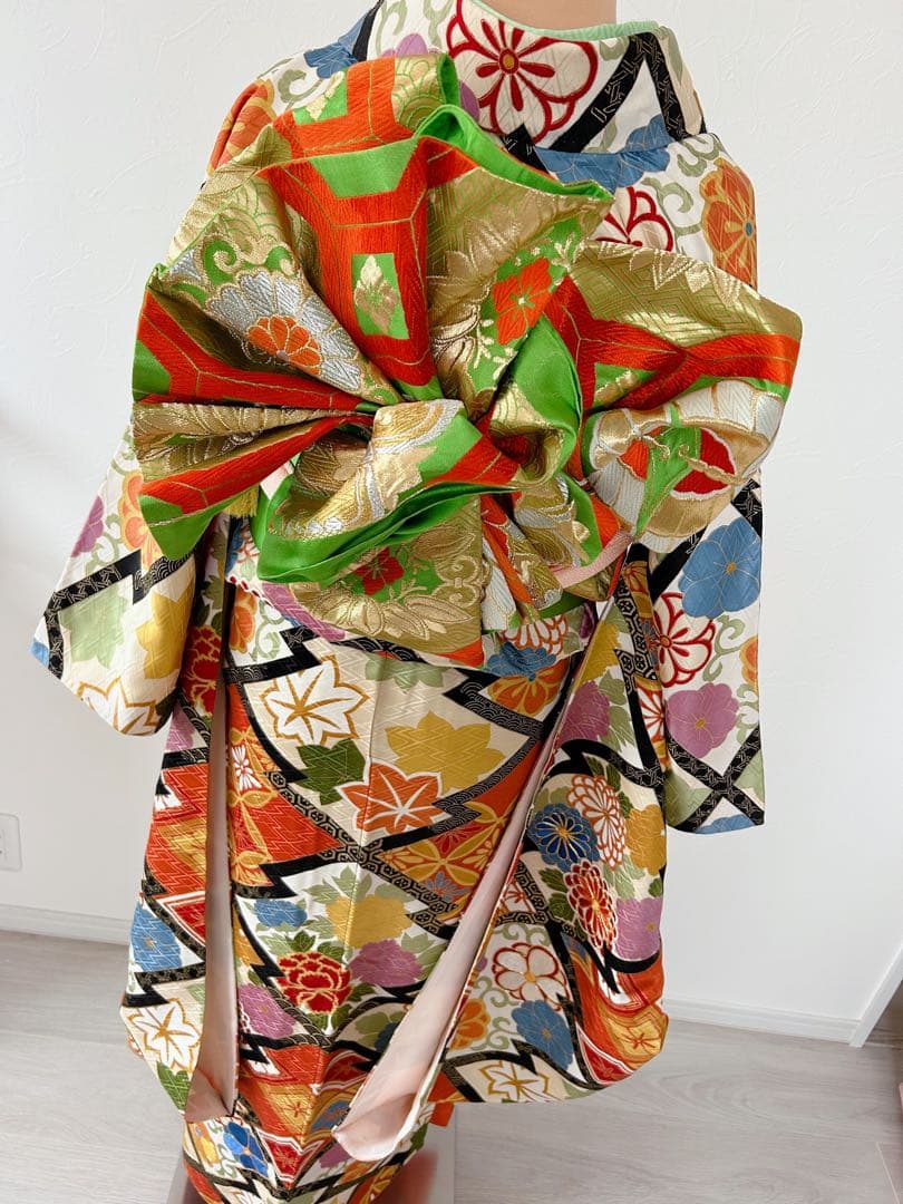 美品　正絹振袖フルセット　古典柄　豪華　金刺繍　金彩