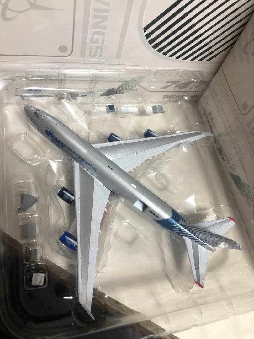 R*A様 silkway west 1/400 B747-400F 4K-BCH