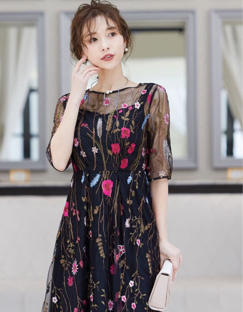 ニアナ niana ヴィンテージ風フラワー刺繍ドレス 結婚式ワンピース