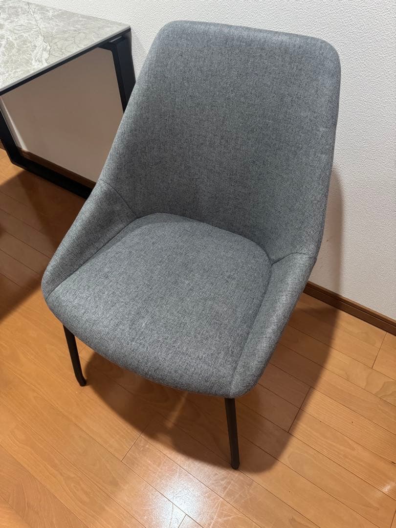 セラミックダイニングテーブルとファブリックの椅子2脚（tomoko）