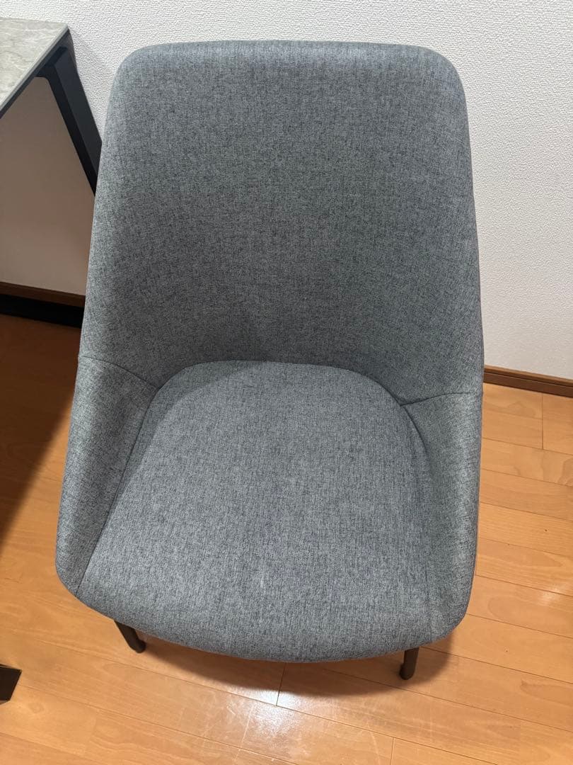 セラミックダイニングテーブルとファブリックの椅子2脚（tomoko）