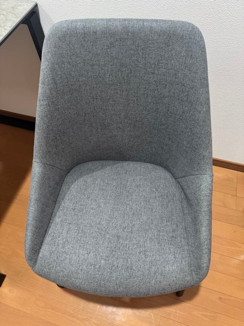 セラミックダイニングテーブルとファブリックの椅子2脚（tomoko）