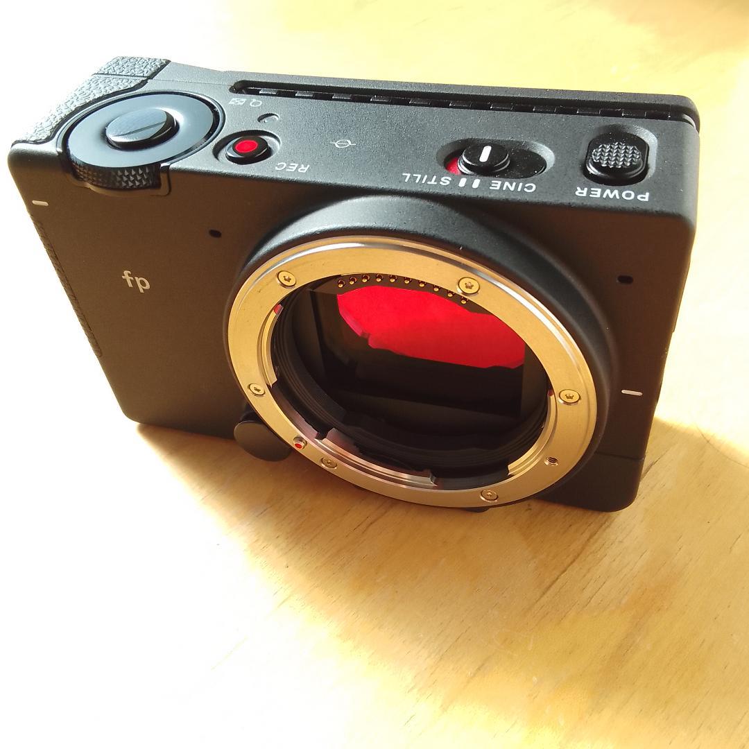 【SIGMA fp】【極美品】 ミラーレス一眼レフ　フルフレーム　フルサイズ