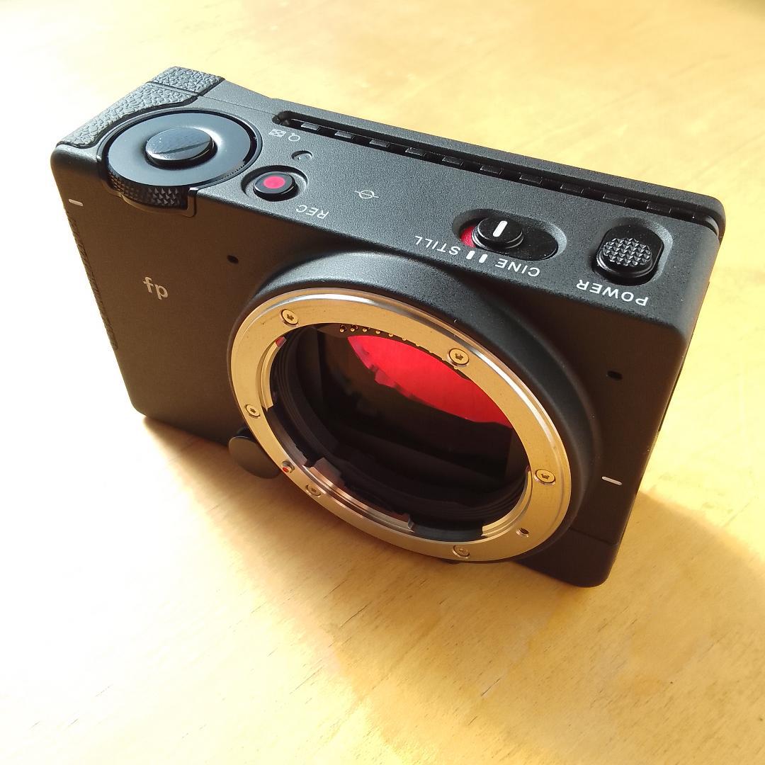 【SIGMA fp】【極美品】 ミラーレス一眼レフ　フルフレーム　フルサイズ