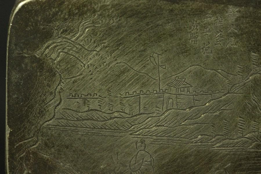 中国美術 古錫 刻 古城眺馬上人物紋 題詞 蓋物 文房四宝(HA433)