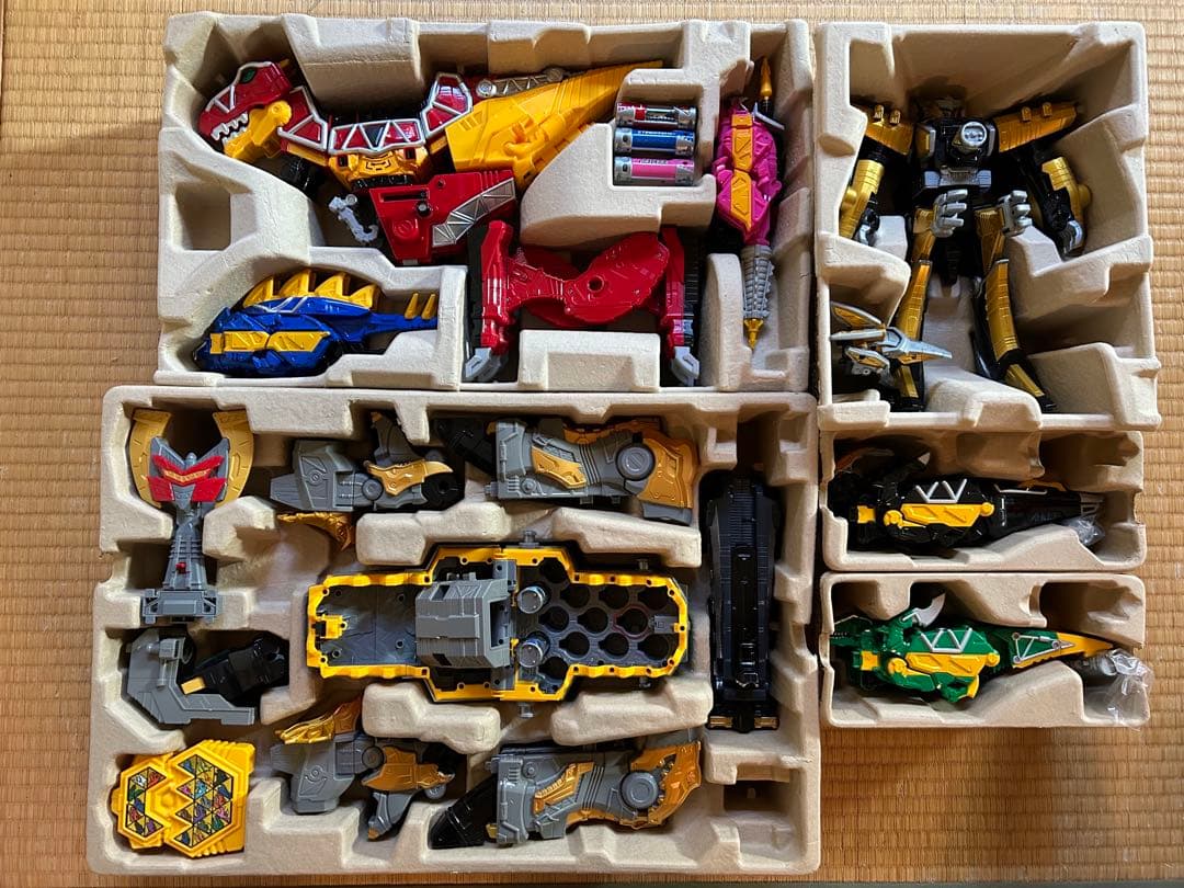 バンダイ 獣電戦隊キョウリュウジャー カミツキ合体 DXキョウリュウジン+α