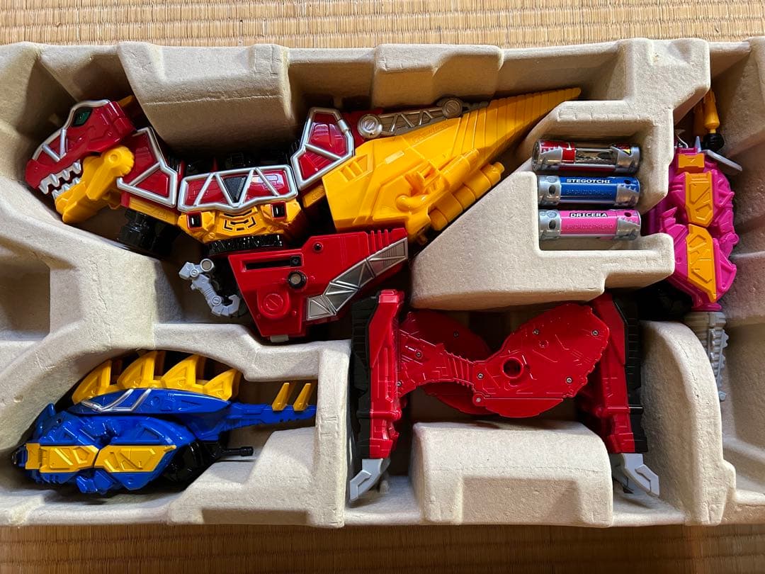 バンダイ 獣電戦隊キョウリュウジャー カミツキ合体 DXキョウリュウジン+α