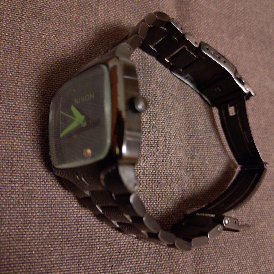 ア29/NIXONブラッククォーツ腕時計ムラサキスポーツ100店舗記念限定モデル