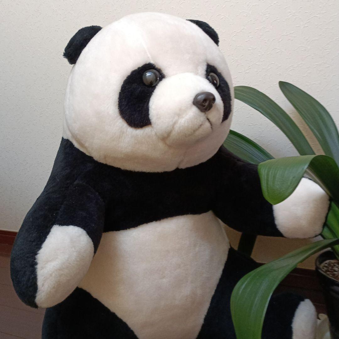 大きいパンダのぬいぐるみ