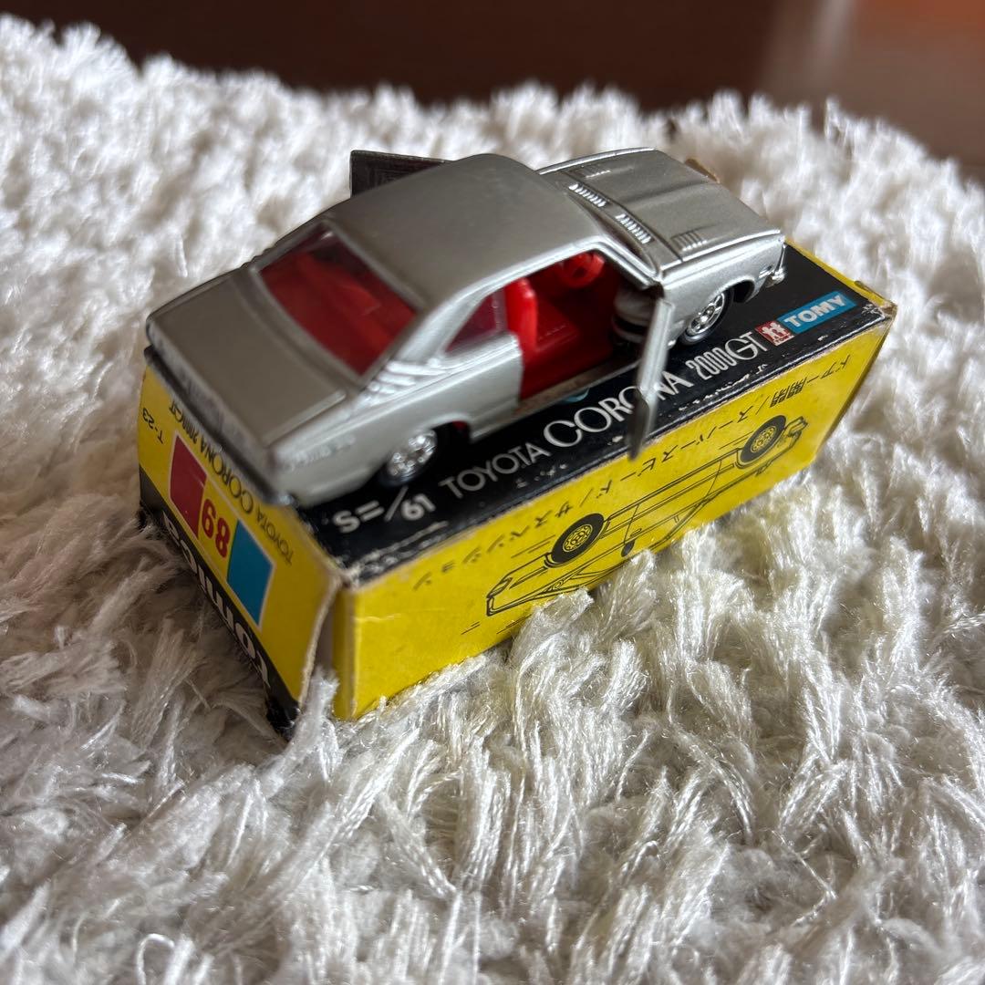 トミカ黒箱89　トヨタ　コロナ　2000GT シルバー