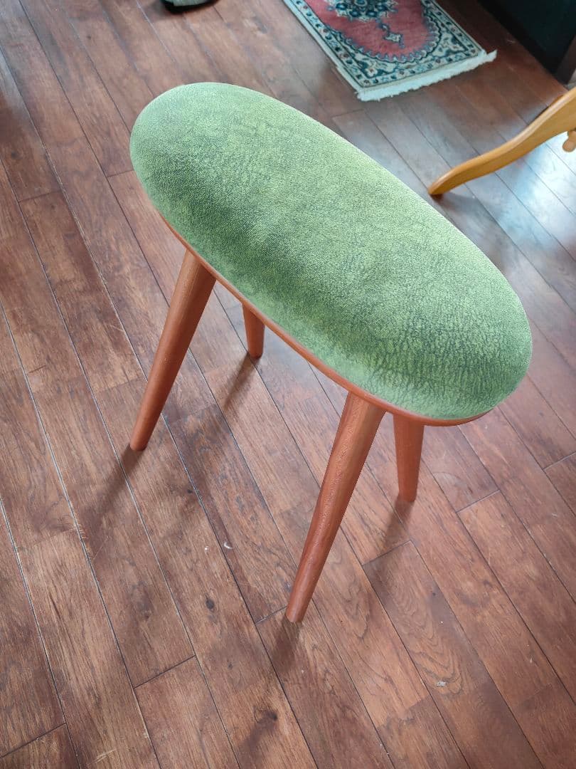 ナガノインテリア 緑色スツール