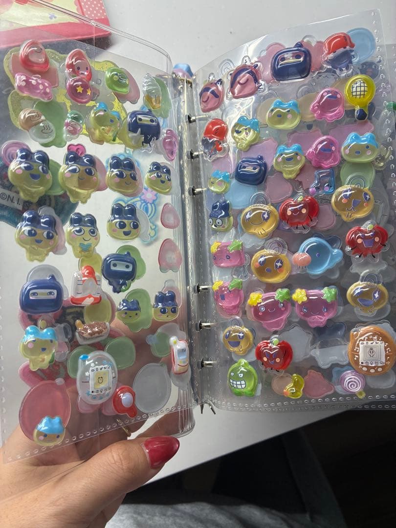 正規品！キャラクターシール完成品