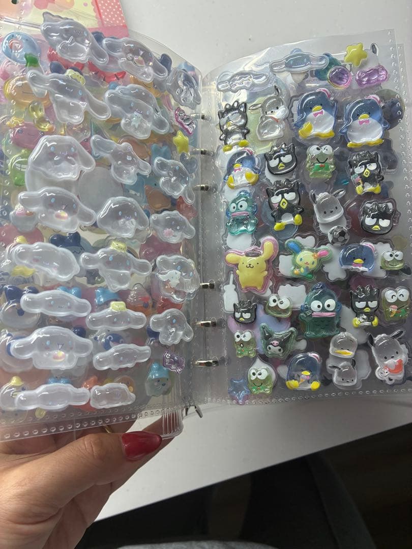 正規品！キャラクターシール完成品