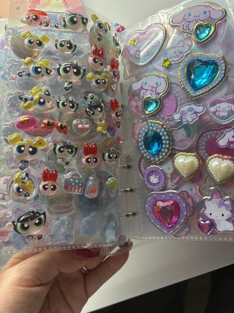 正規品！キャラクターシール完成品