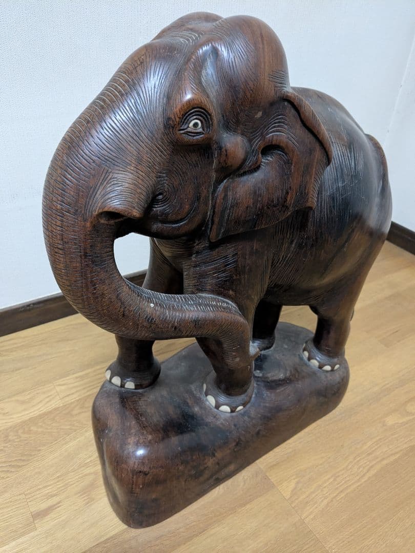 木製象の彫刻 高さ約60cm