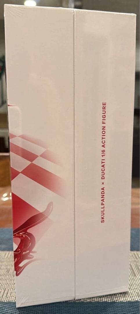 SKULLPANDA x DUCATI アクションフィギュア