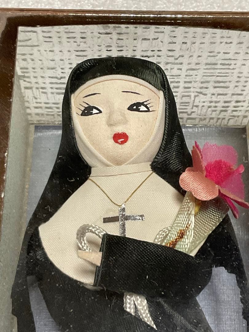 黒い修道女の人形／長崎県大浦天主堂にて購入【昭和アンティーク】。