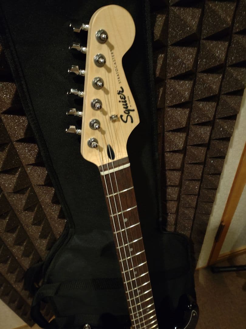 Squier スクワイヤ / ストラトキャスター