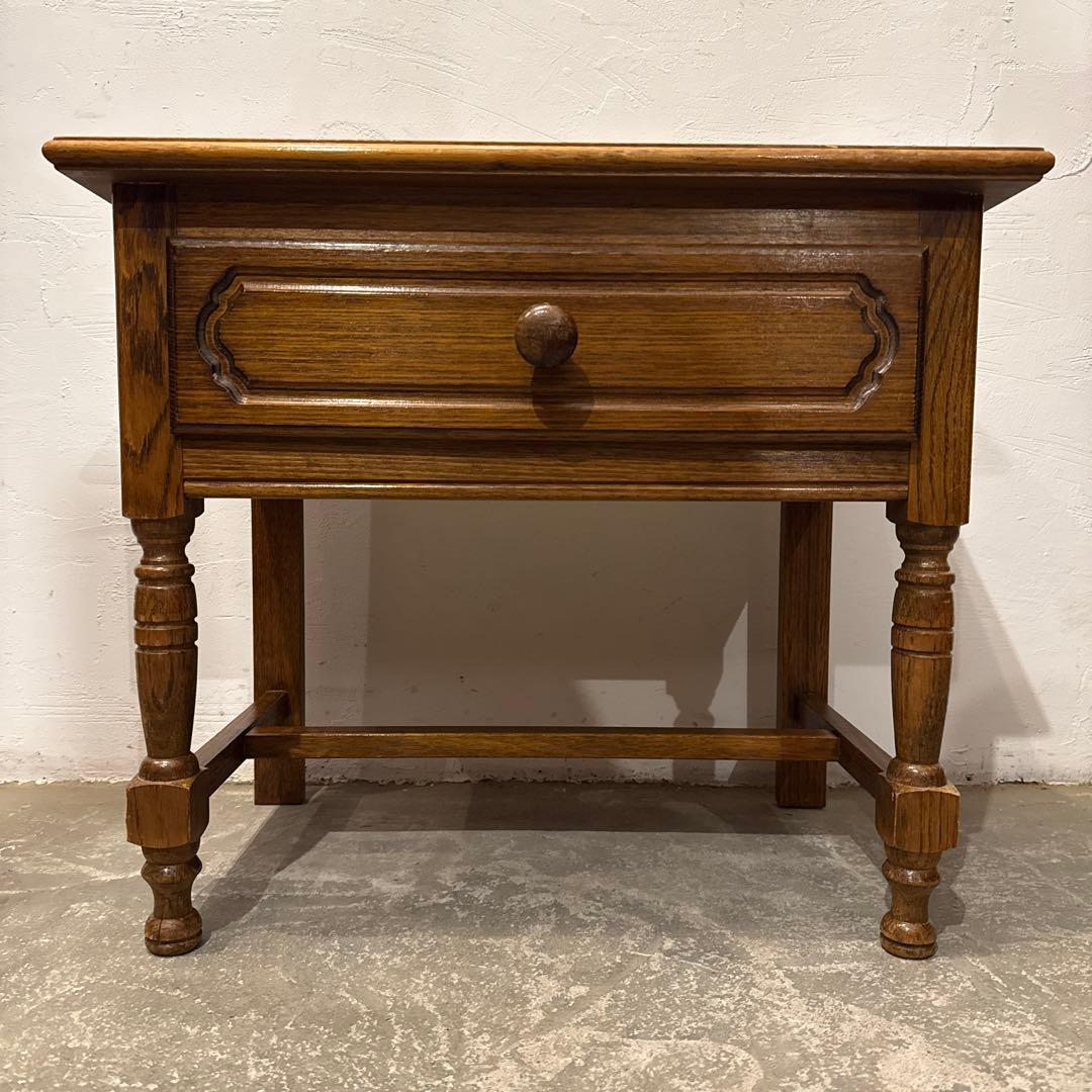 ヴィンテージ　木製サイドテーブル　引き出し付き　1