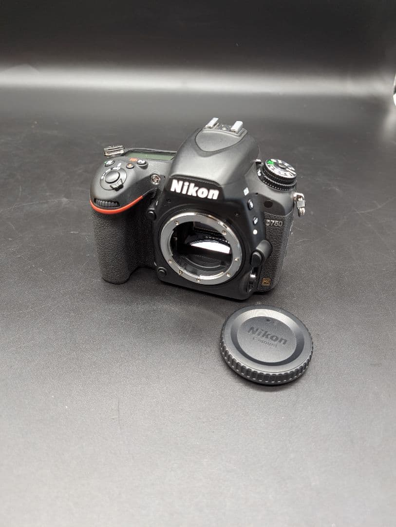 【美品・動作確認済】Nikon D750 ボディ MB-D16