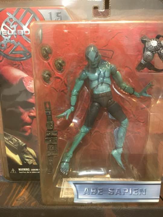 ヘルボーイ ８インチ フィギュア シリーズ1.5 エイブ・サピエン