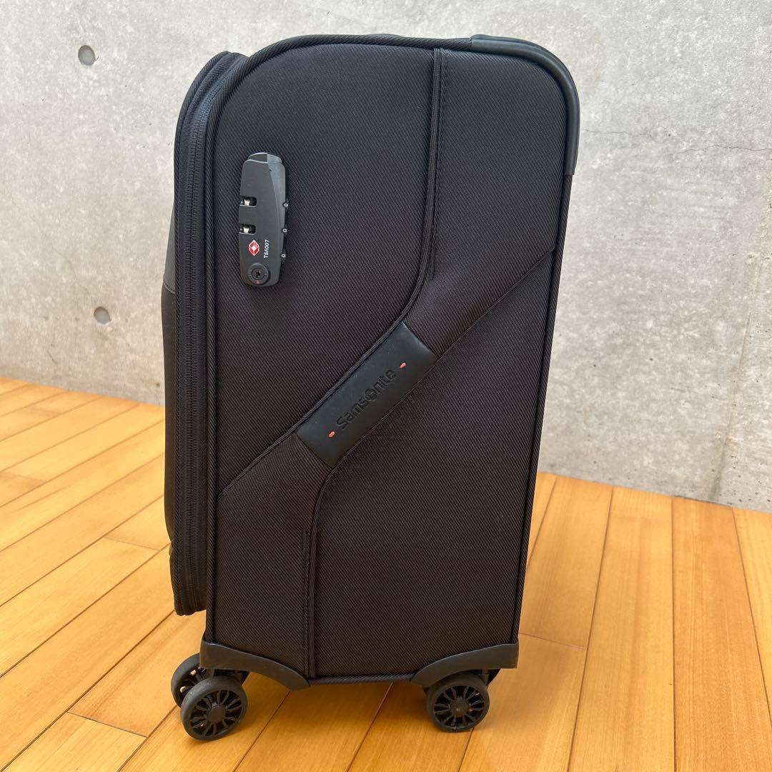 Samsonite 黒 キャリーケース　機内持ち込み可能