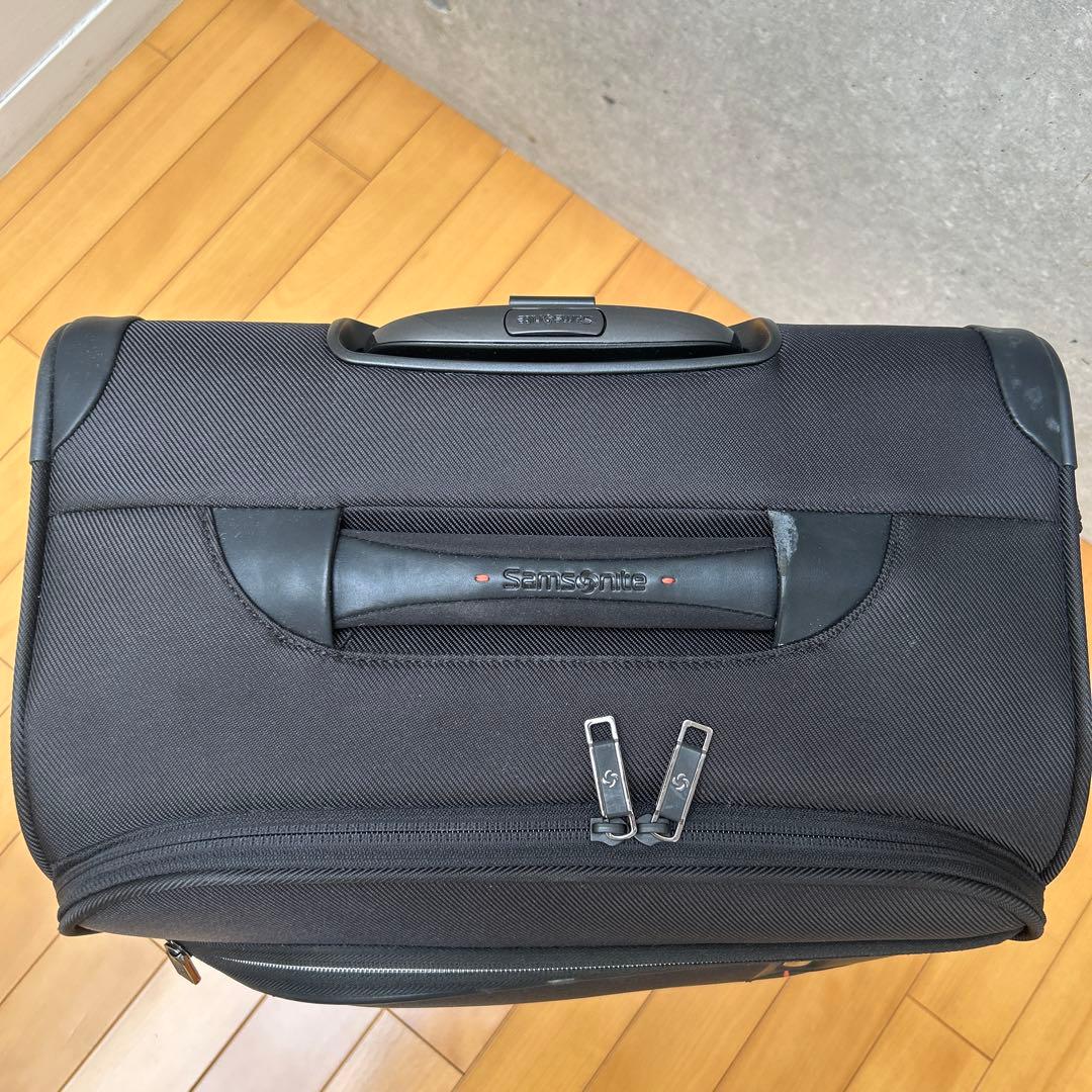 Samsonite 黒 キャリーケース　機内持ち込み可能