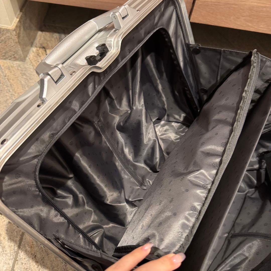 木製人のフリマ 【美品】生涯保証　リモワ　オリジナル　コンパクト