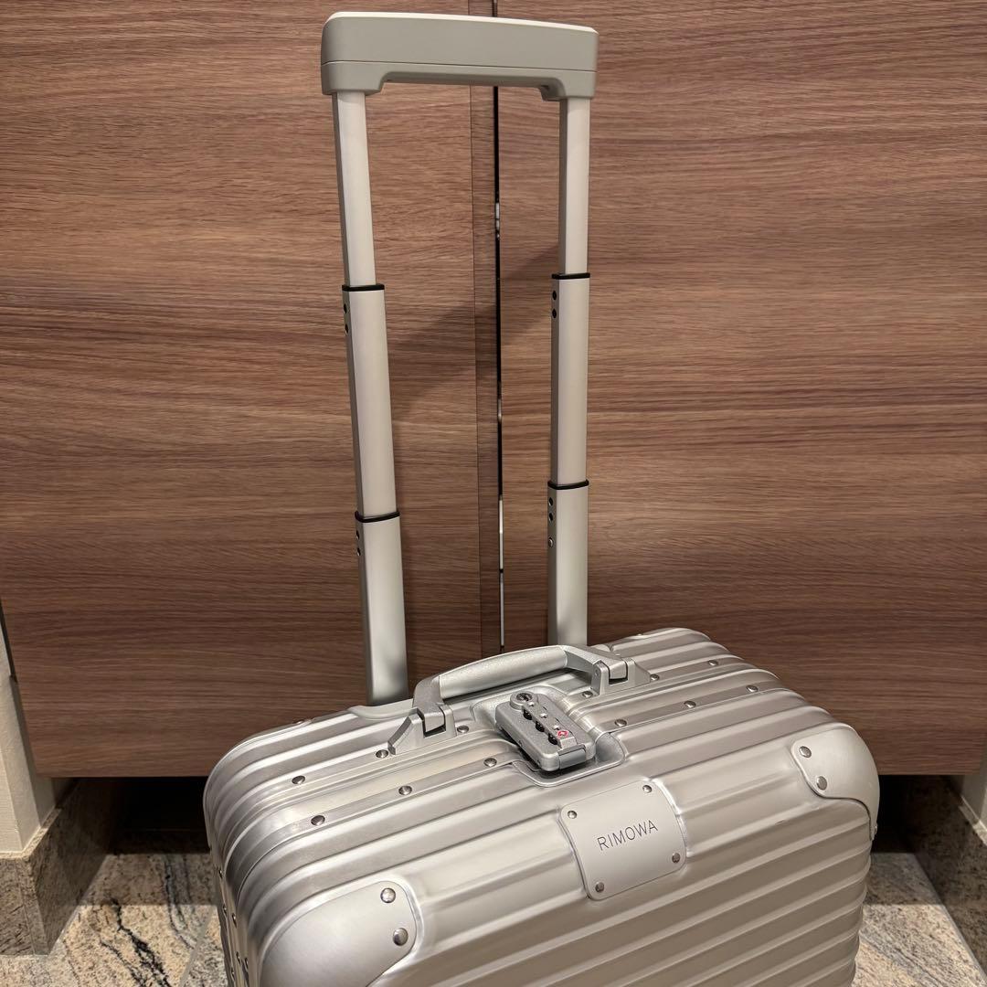 木製人のフリマ 【美品】生涯保証　リモワ　オリジナル　コンパクト