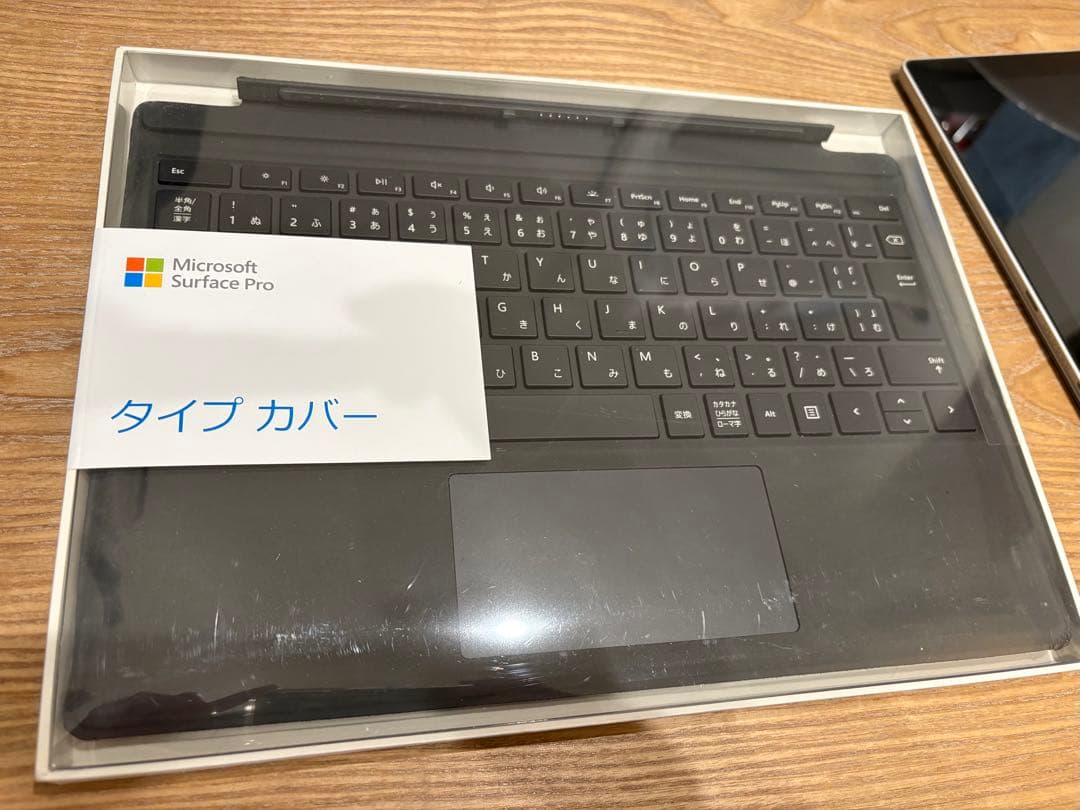 Surface Pro5 メモリ8GB SSD256GB LTE キーボード付き