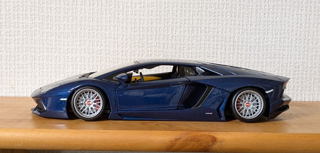 Burago ランボルギーニ アヴェンタドールLP700-4 カスタム車