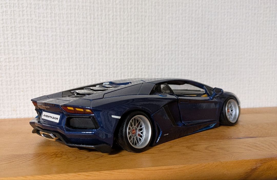 Burago ランボルギーニ アヴェンタドールLP700-4 カスタム車